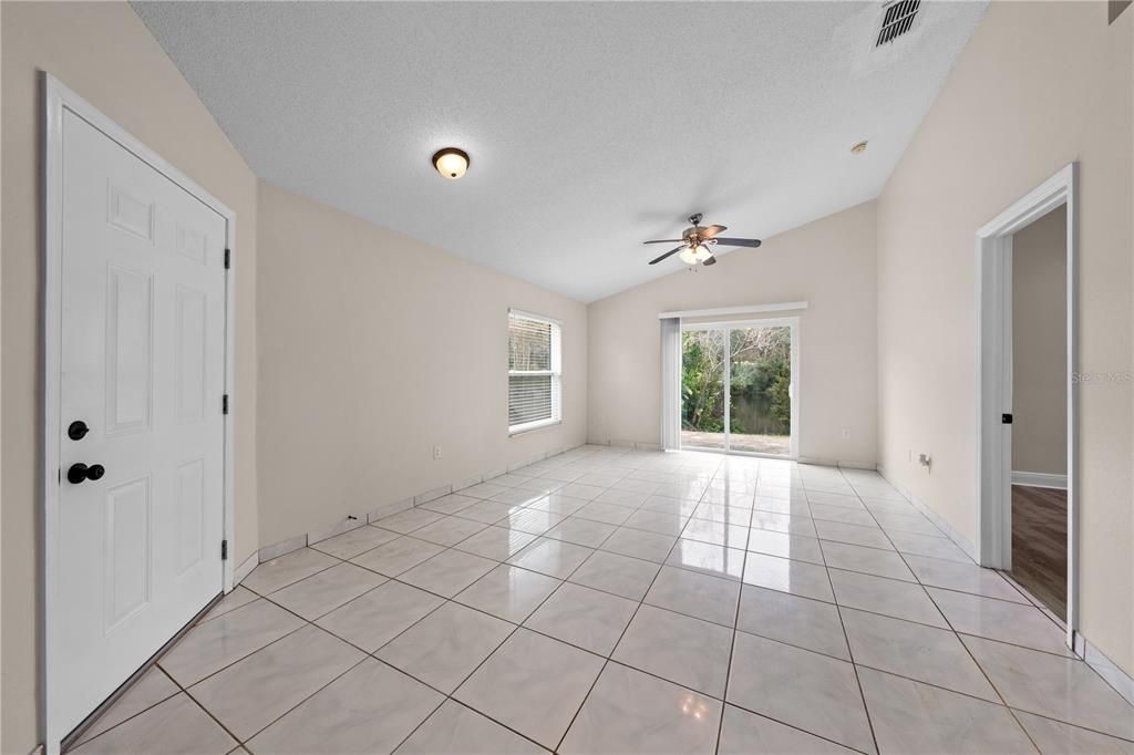 В аренду: $2,000 (3 спален, 2 ванн, 1264 Квадратных фут)