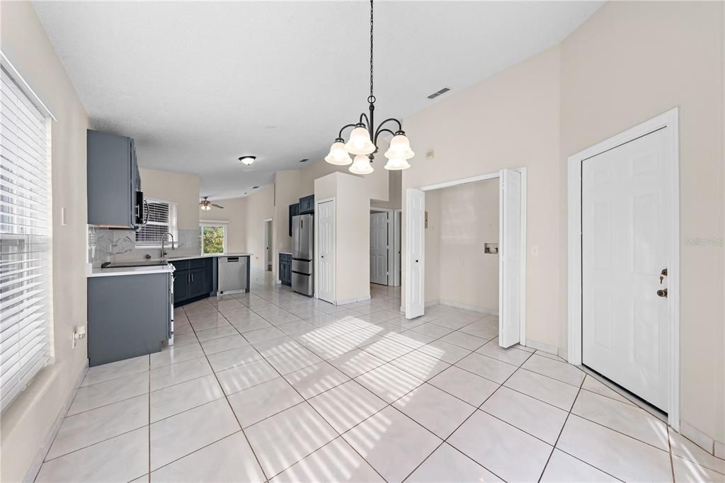 В аренду: $2,000 (3 спален, 2 ванн, 1264 Квадратных фут)