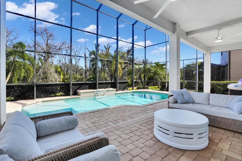 На продажу: $899,000 (6 спален, 4 ванн, 3861 Квадратных фут)