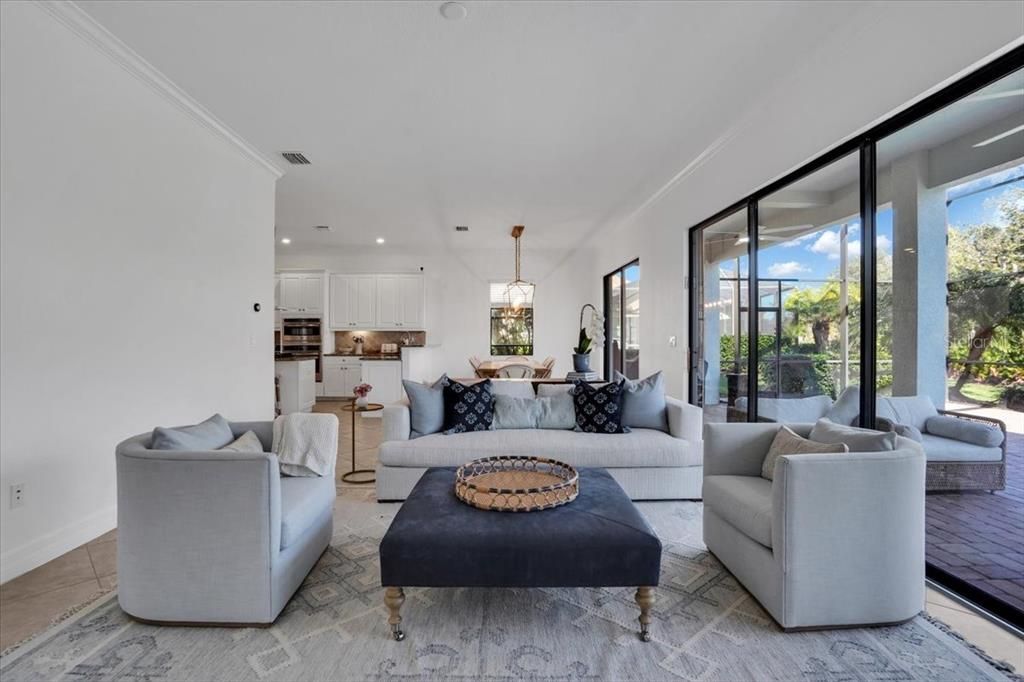 На продажу: $899,000 (6 спален, 4 ванн, 3861 Квадратных фут)