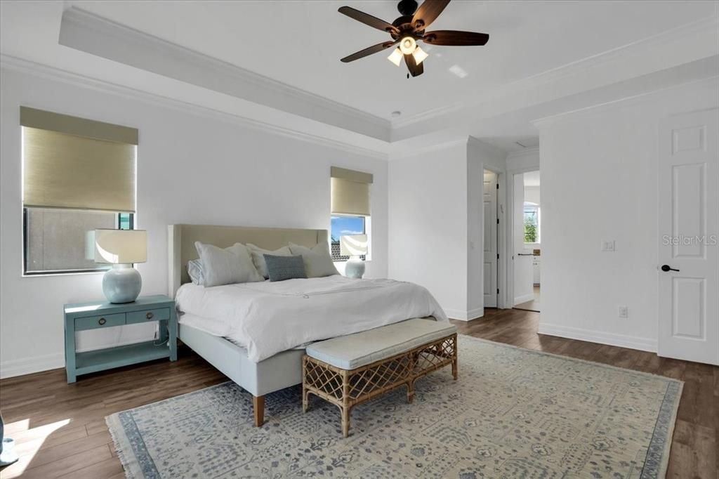 На продажу: $899,000 (6 спален, 4 ванн, 3861 Квадратных фут)