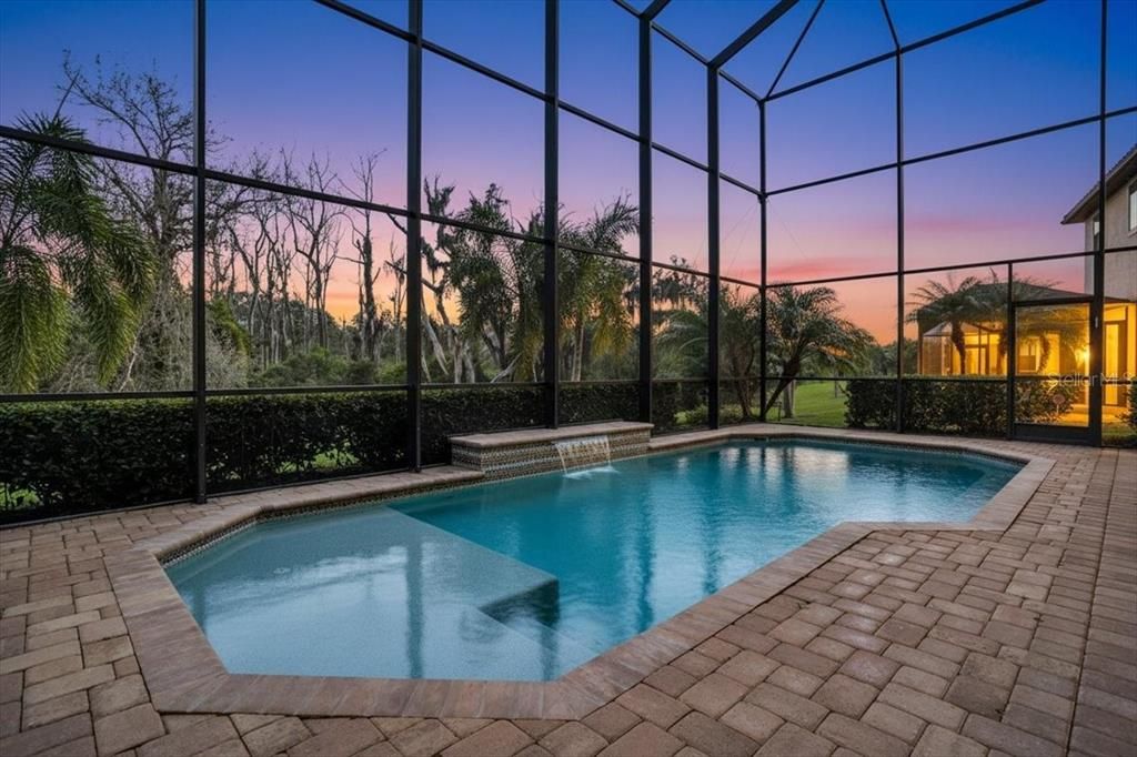 На продажу: $899,000 (6 спален, 4 ванн, 3861 Квадратных фут)