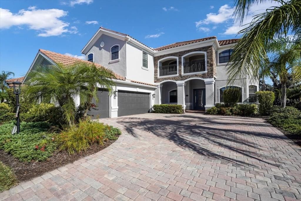 На продажу: $899,000 (6 спален, 4 ванн, 3861 Квадратных фут)