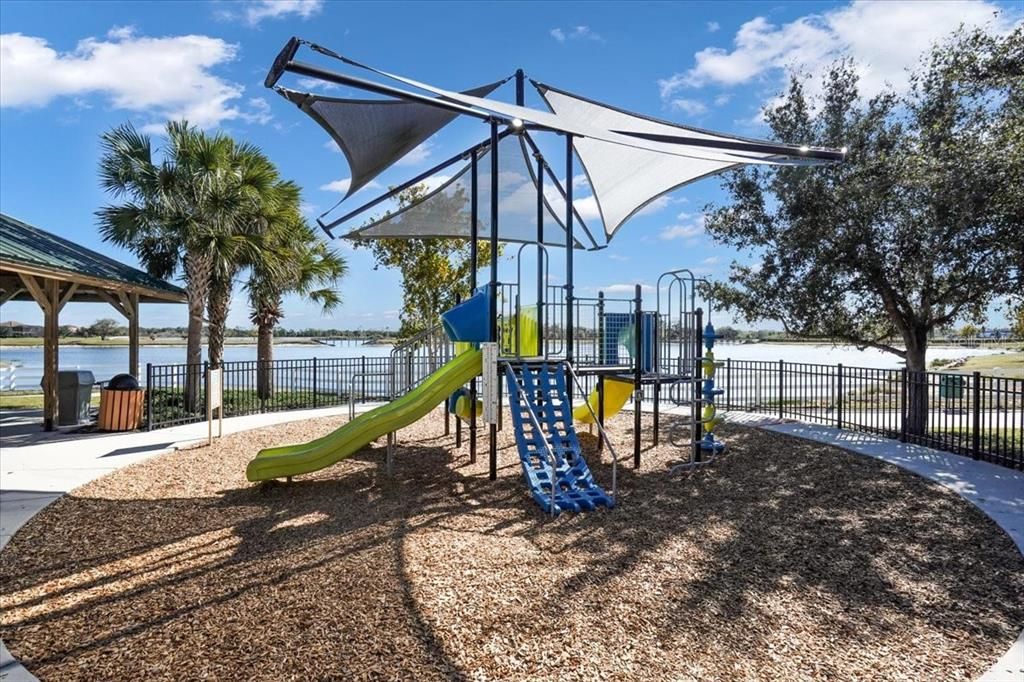 На продажу: $899,000 (6 спален, 4 ванн, 3861 Квадратных фут)