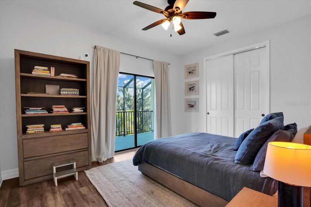 На продажу: $899,000 (6 спален, 4 ванн, 3861 Квадратных фут)