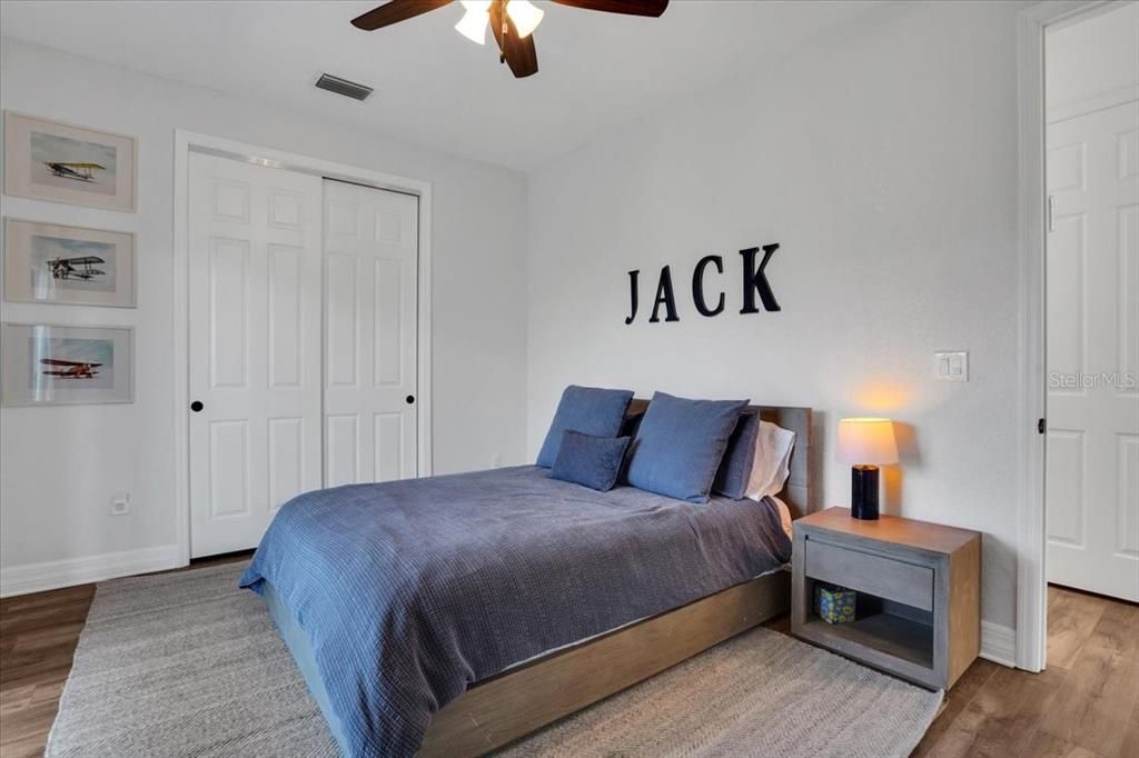 На продажу: $899,000 (6 спален, 4 ванн, 3861 Квадратных фут)