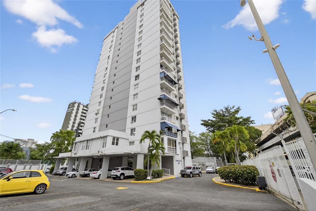 For Rent: $1,900 (1 beds, 1 baths, 620 Square Feet)