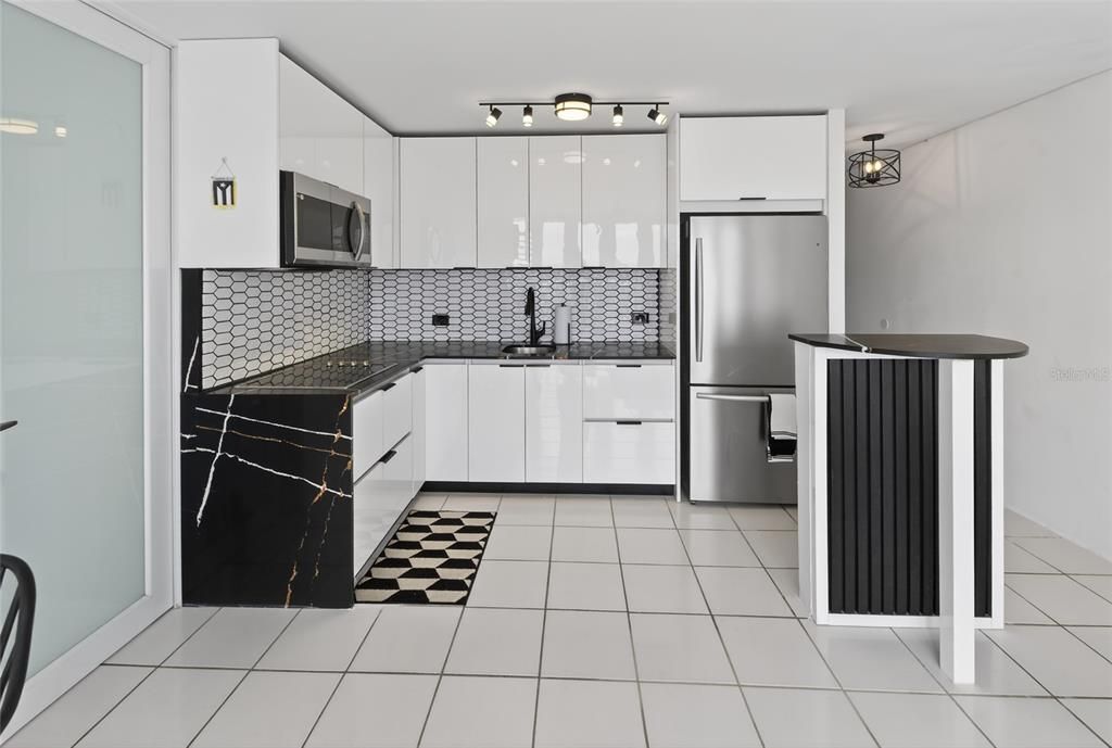 For Rent: $1,900 (1 beds, 1 baths, 620 Square Feet)