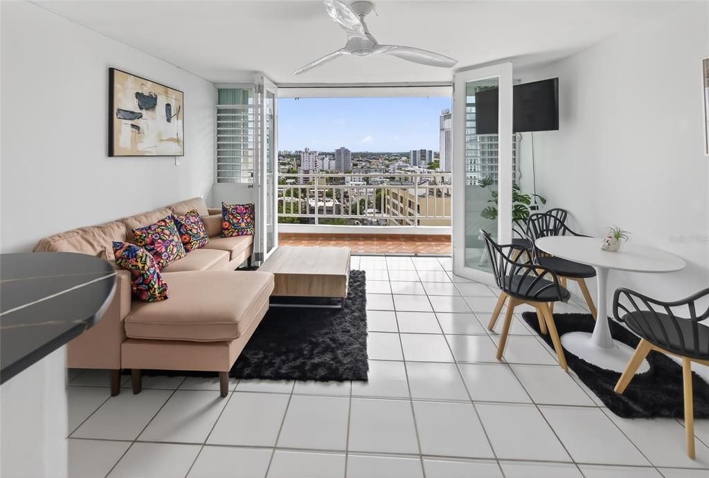 For Rent: $1,900 (1 beds, 1 baths, 620 Square Feet)