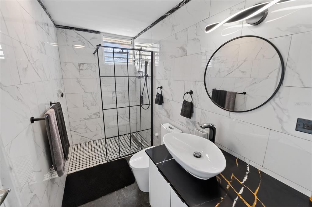 For Rent: $1,900 (1 beds, 1 baths, 620 Square Feet)