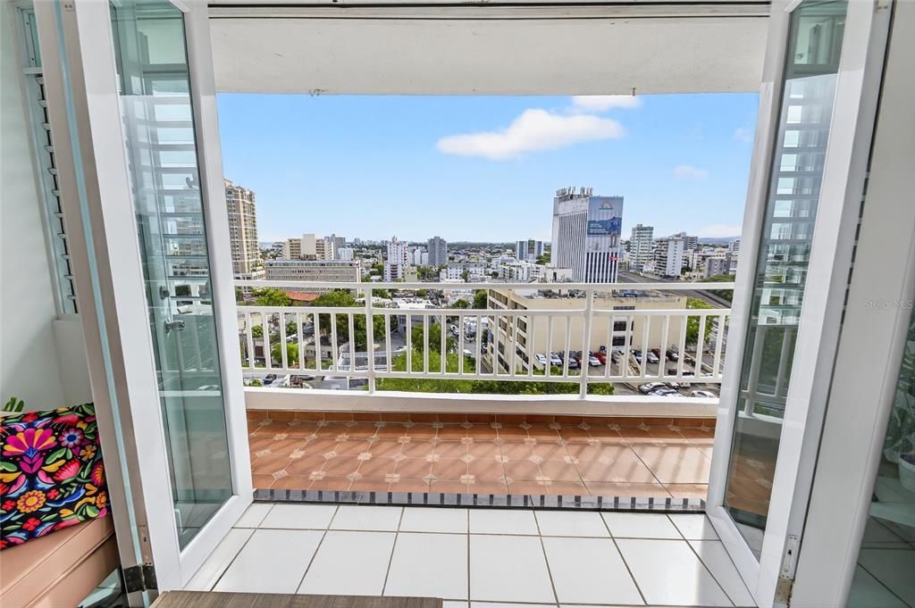 For Rent: $1,900 (1 beds, 1 baths, 620 Square Feet)