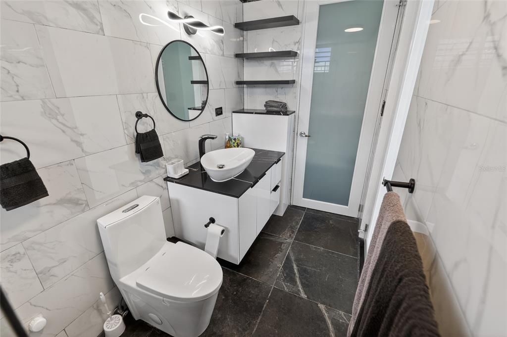 For Rent: $1,900 (1 beds, 1 baths, 620 Square Feet)