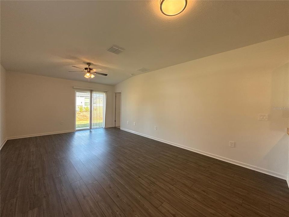 For Rent: $1,695 (3 beds, 2 baths, 1428 Square Feet)
