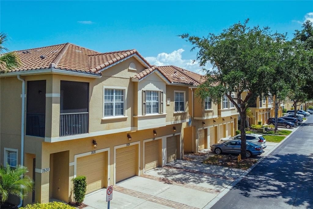 For Rent: $2,500 (3 beds, 2 baths, 1808 Square Feet)