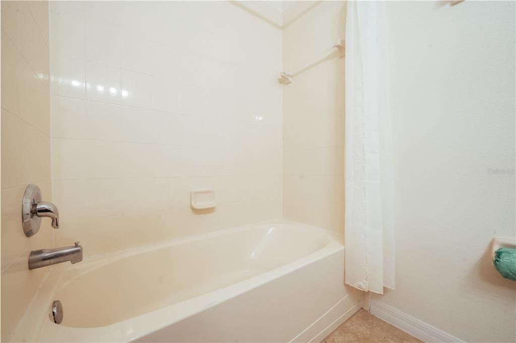 For Rent: $2,500 (3 beds, 2 baths, 1808 Square Feet)