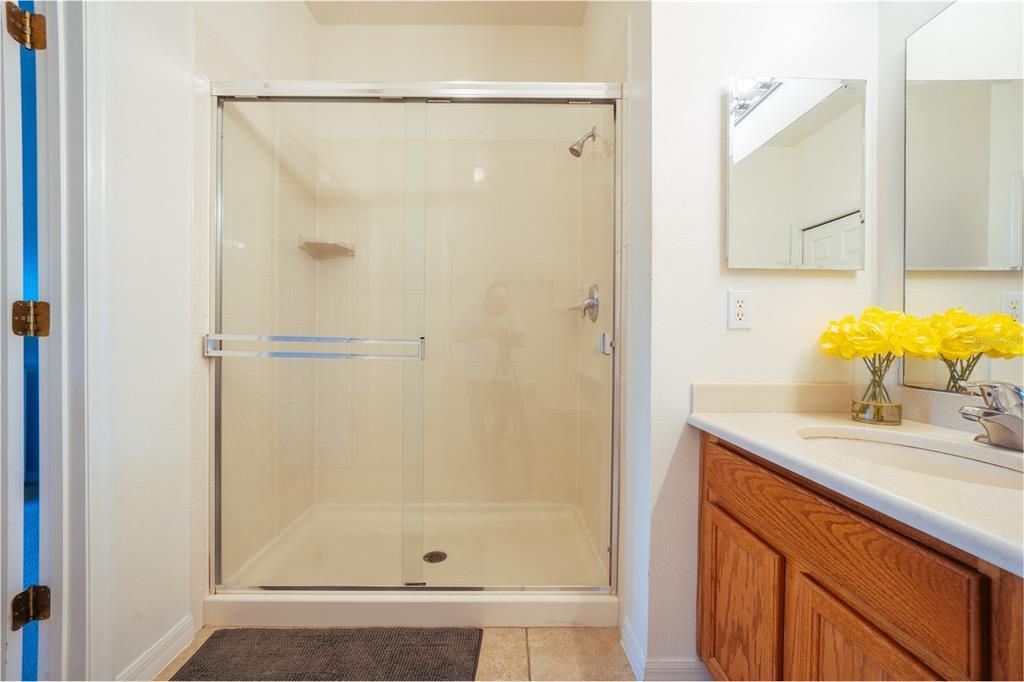 For Rent: $2,500 (3 beds, 2 baths, 1808 Square Feet)