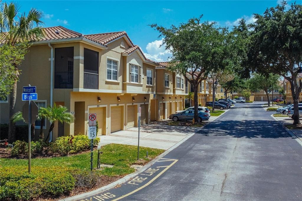 For Rent: $2,500 (3 beds, 2 baths, 1808 Square Feet)