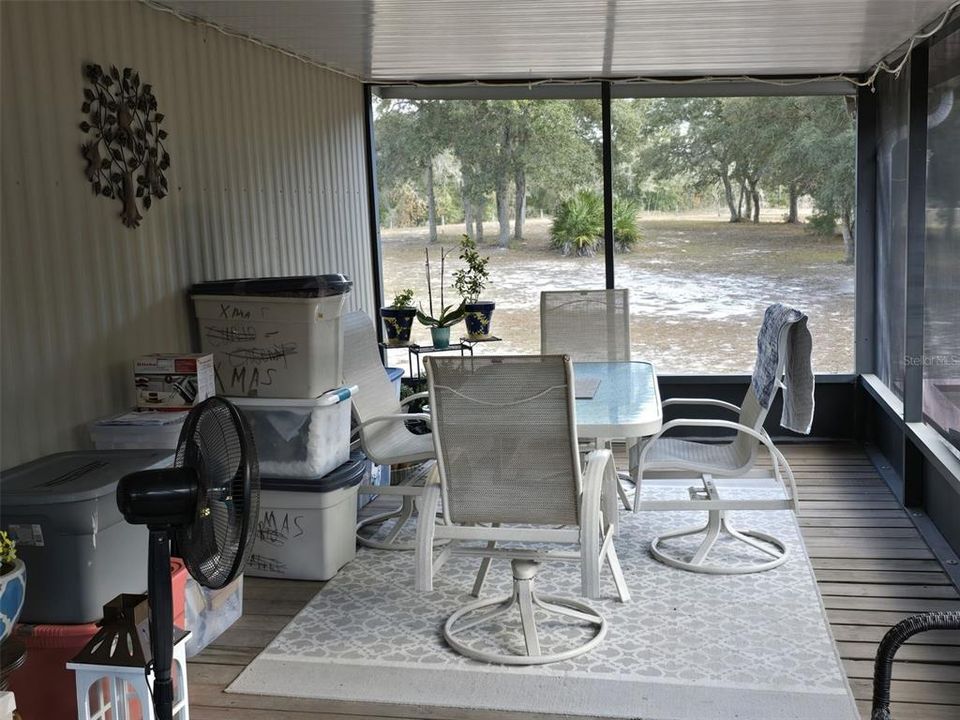 For Sale: $229,900 (2 beds, 2 baths, 924 Square Feet)