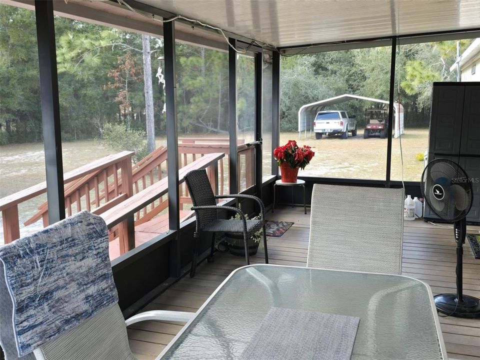 For Sale: $229,900 (2 beds, 2 baths, 924 Square Feet)