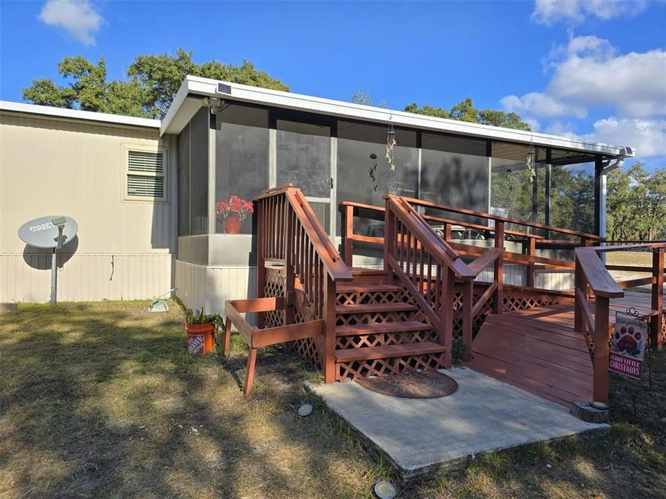 For Sale: $229,900 (2 beds, 2 baths, 924 Square Feet)