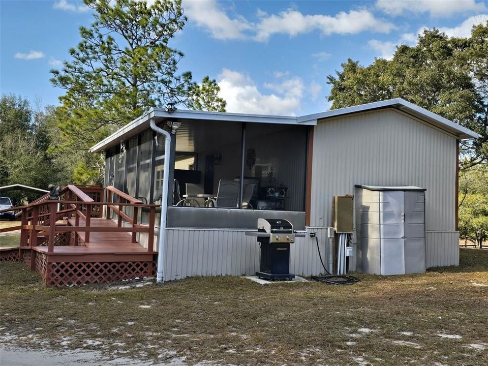 For Sale: $229,900 (2 beds, 2 baths, 924 Square Feet)