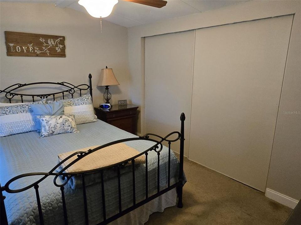 For Sale: $229,900 (2 beds, 2 baths, 924 Square Feet)