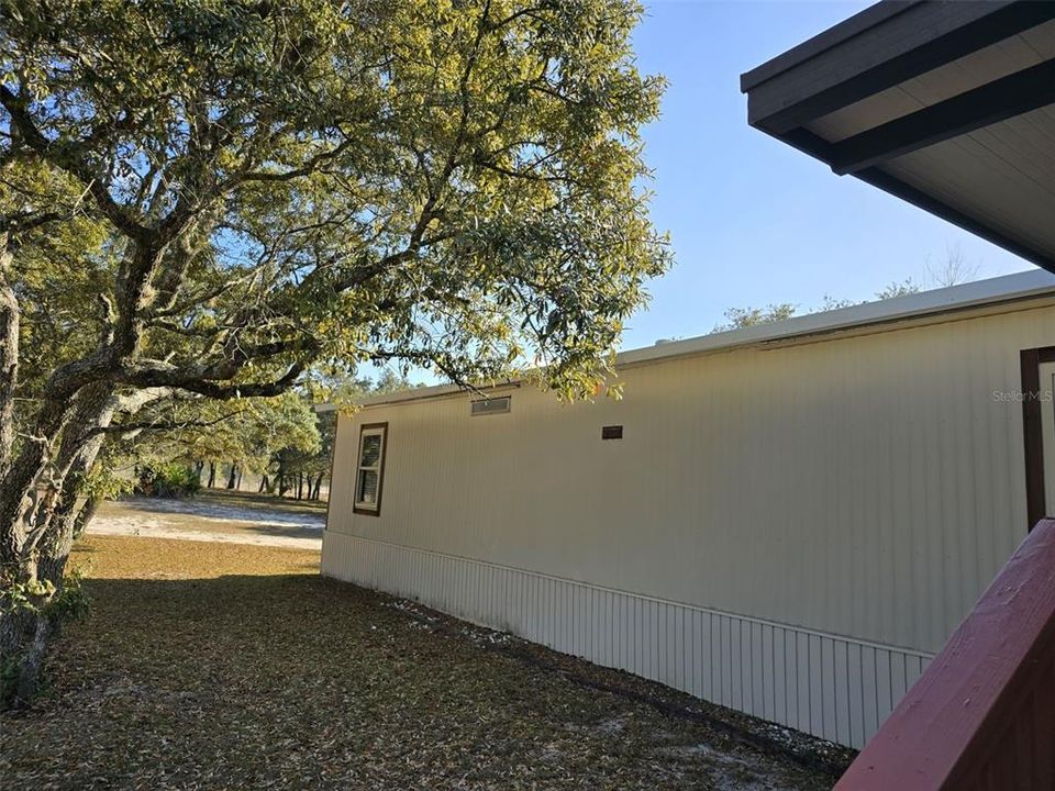 For Sale: $229,900 (2 beds, 2 baths, 924 Square Feet)