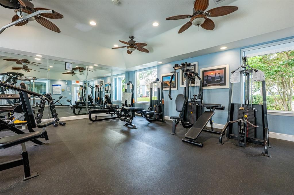 For Sale: $180,000 (2 beds, 2 baths, 947 Square Feet)