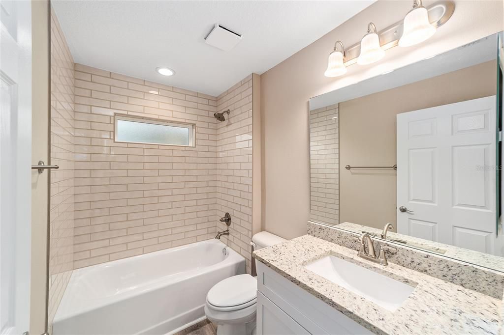 На продажу: $274,000 (3 спален, 2 ванн, 1406 Квадратных фут)