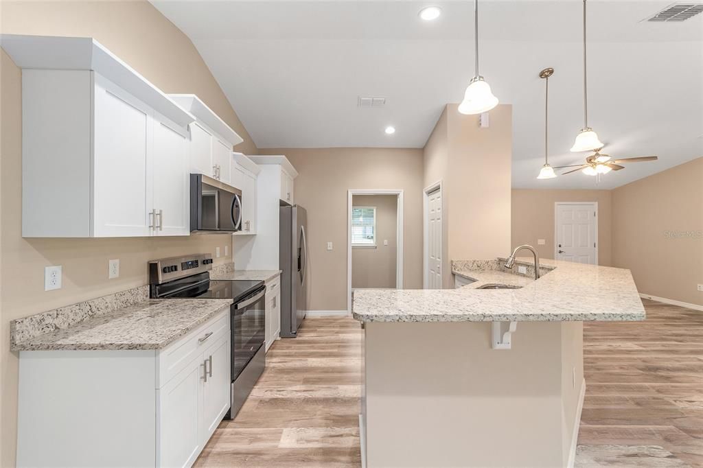 На продажу: $274,000 (3 спален, 2 ванн, 1406 Квадратных фут)