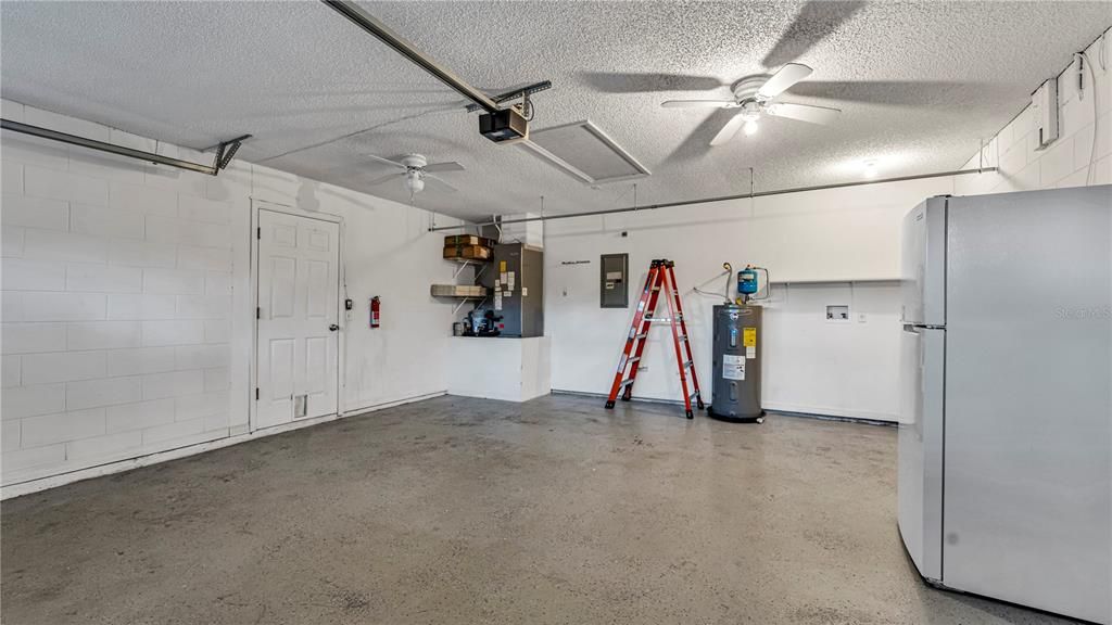 For Sale: $275,000 (3 beds, 2 baths, 1137 Square Feet)