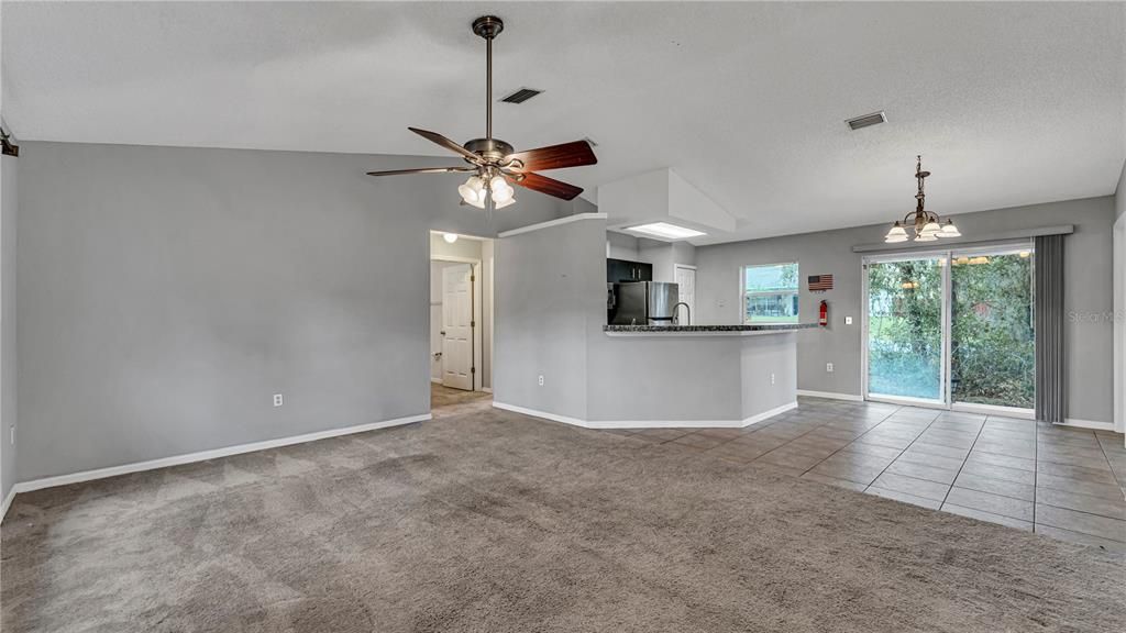 For Sale: $275,000 (3 beds, 2 baths, 1137 Square Feet)