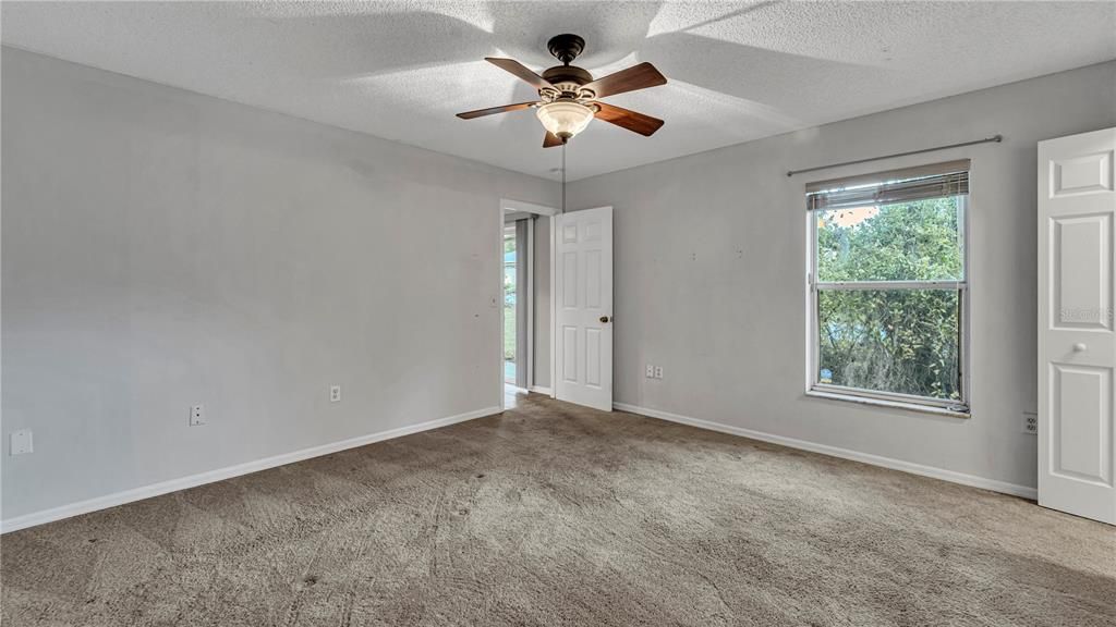 For Sale: $275,000 (3 beds, 2 baths, 1137 Square Feet)