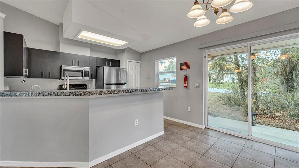 For Sale: $275,000 (3 beds, 2 baths, 1137 Square Feet)