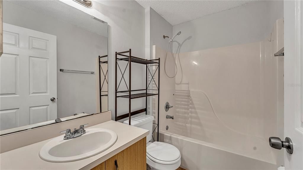 For Sale: $275,000 (3 beds, 2 baths, 1137 Square Feet)