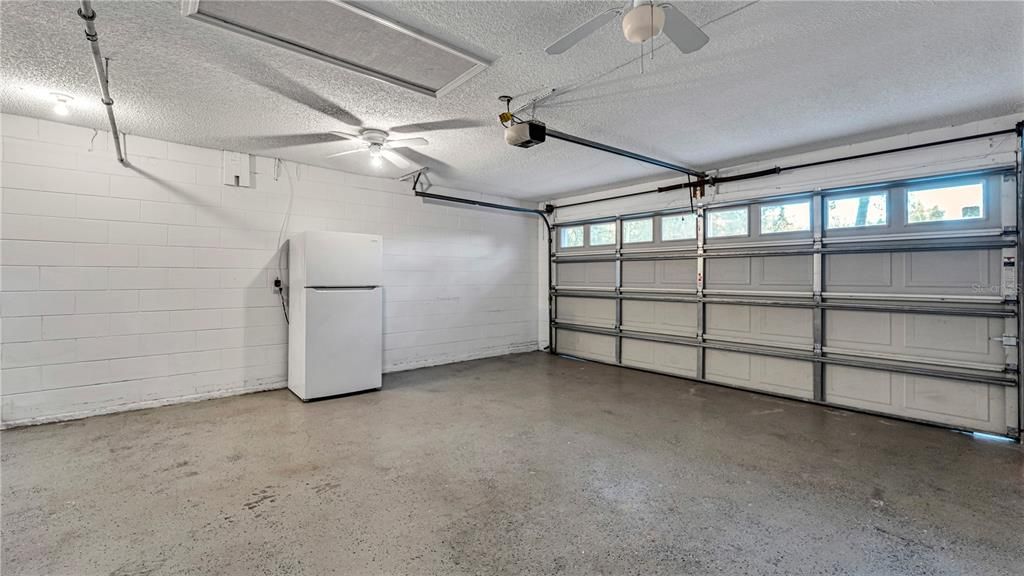 For Sale: $275,000 (3 beds, 2 baths, 1137 Square Feet)