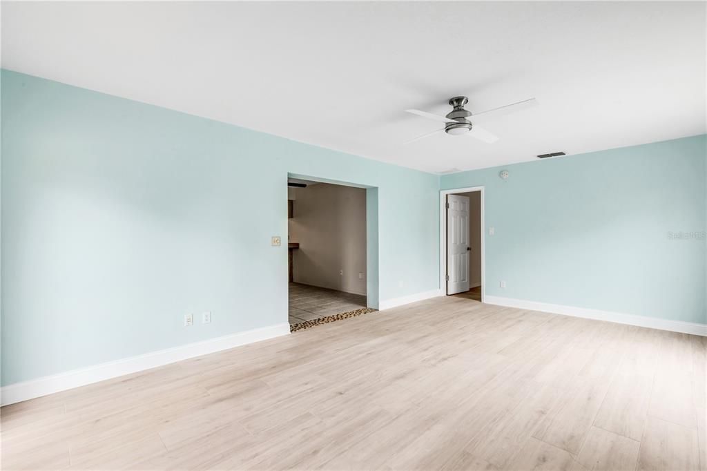 For Sale: $550,000 (3 beds, 2 baths, 1668 Square Feet)