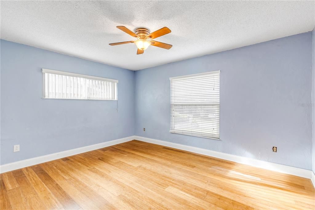 For Sale: $550,000 (3 beds, 2 baths, 1668 Square Feet)