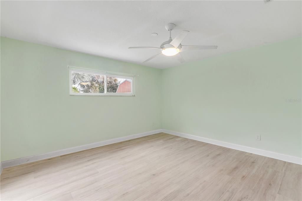 For Sale: $550,000 (3 beds, 2 baths, 1668 Square Feet)