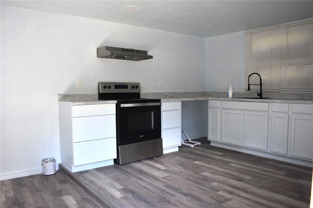 В аренду: $1,595 (2 спален, 1 ванн, 672 Квадратных фут)