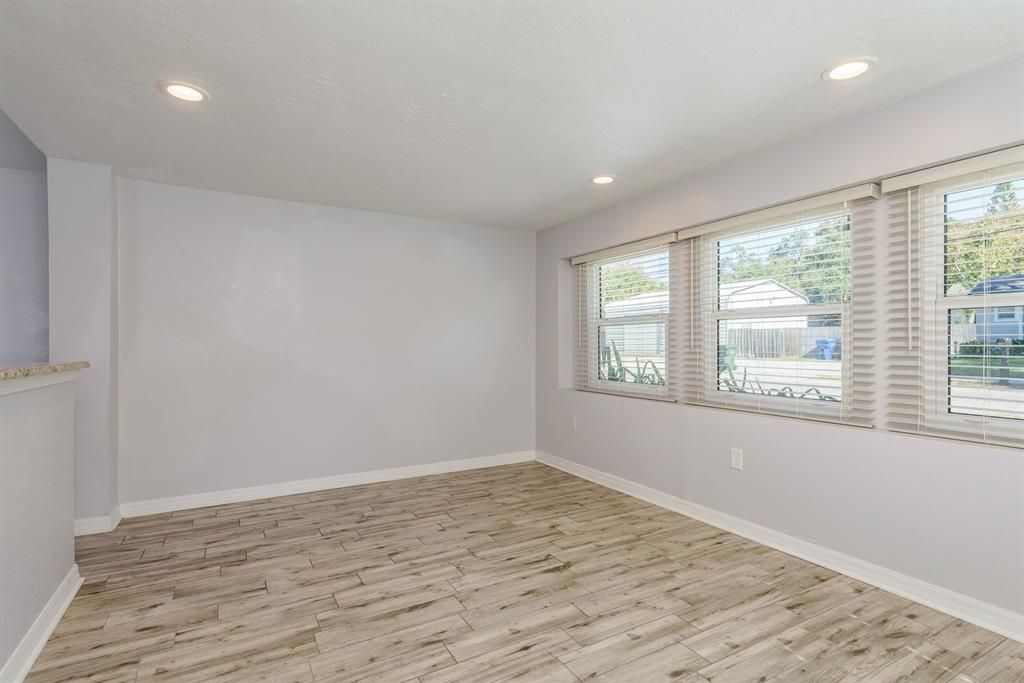 В аренду: $2,495 (2 спален, 2 ванн, 1700 Квадратных фут)