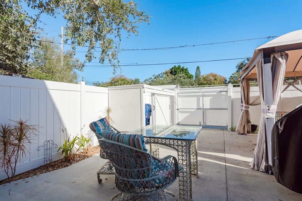 В аренду: $2,495 (2 спален, 2 ванн, 1700 Квадратных фут)