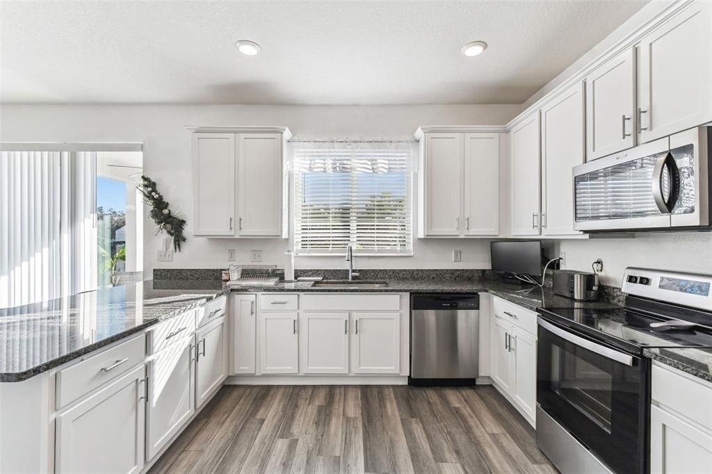 For Sale: $410,000 (4 beds, 2 baths, 2185 Square Feet)