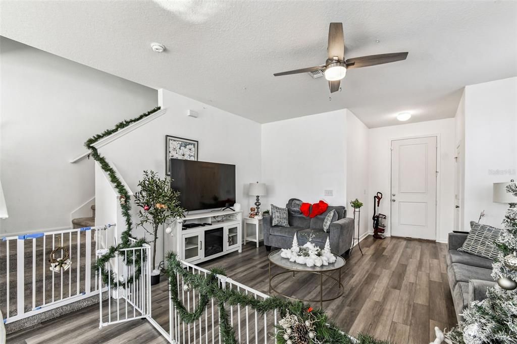 For Sale: $410,000 (4 beds, 2 baths, 2185 Square Feet)