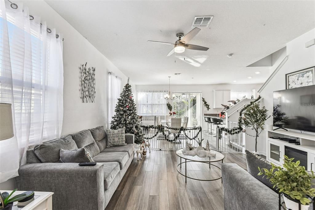 For Sale: $410,000 (4 beds, 2 baths, 2185 Square Feet)