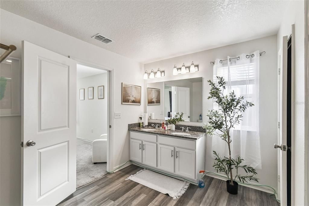 For Sale: $410,000 (4 beds, 2 baths, 2185 Square Feet)