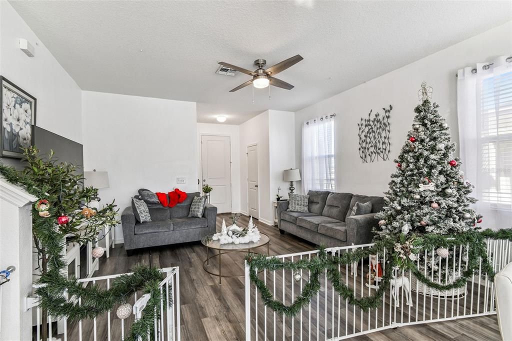 For Sale: $410,000 (4 beds, 2 baths, 2185 Square Feet)