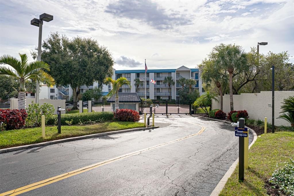 На продажу: $300,000 (2 спален, 1 ванн, 1440 Квадратных фут)