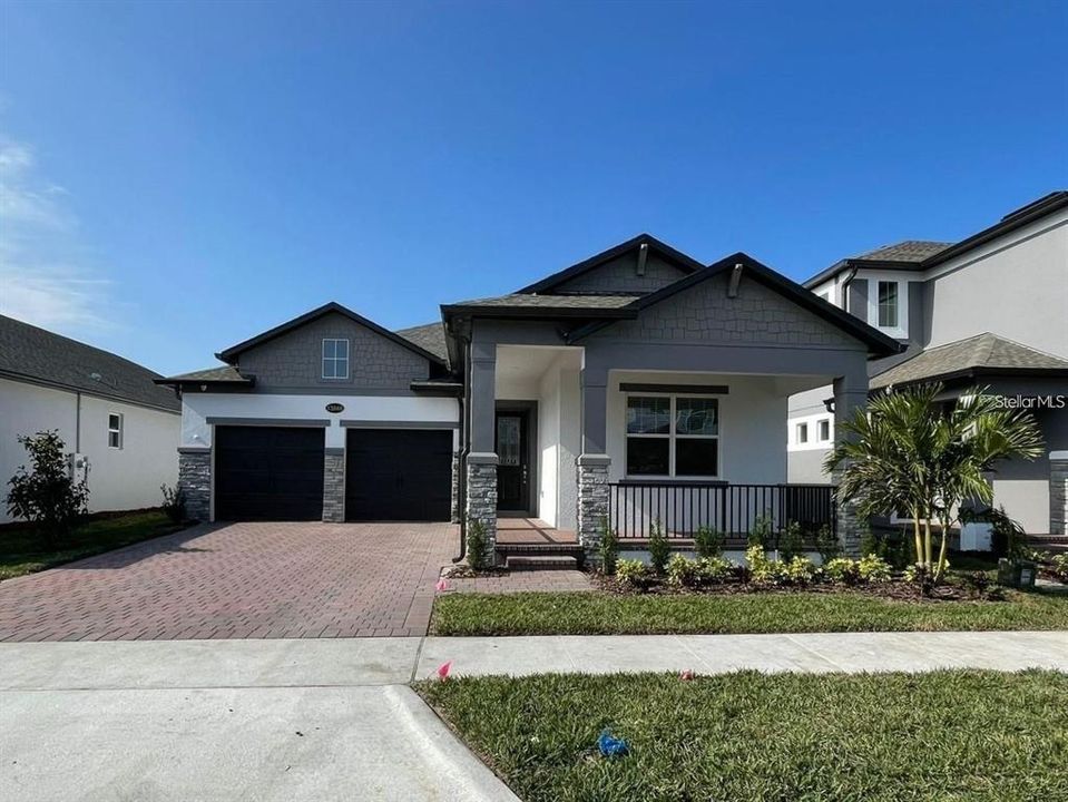 Activo con contrato: $3,300 (3 camas, 2 baños, 1916 Pies cuadrados)