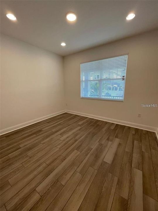 Activo con contrato: $3,300 (3 camas, 2 baños, 1916 Pies cuadrados)